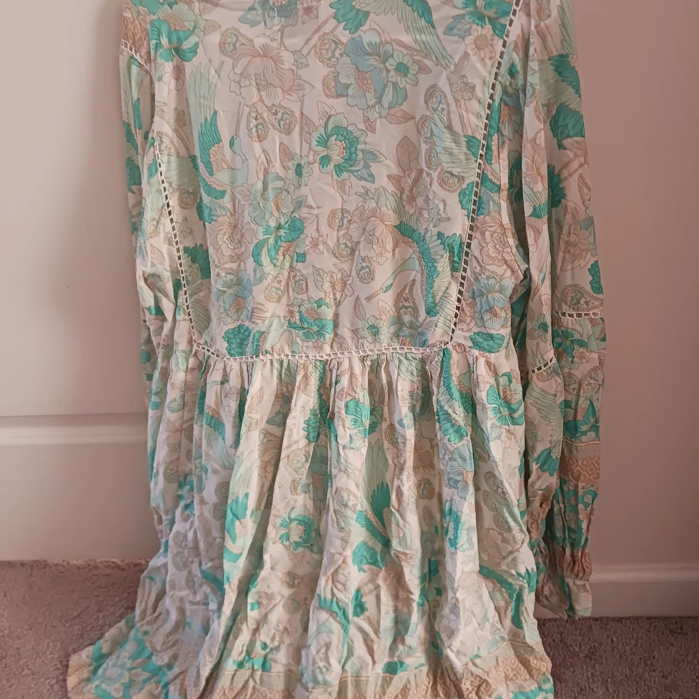 Elegant Floral Mini Dress in Cream and Blue - Picture 9 of 10